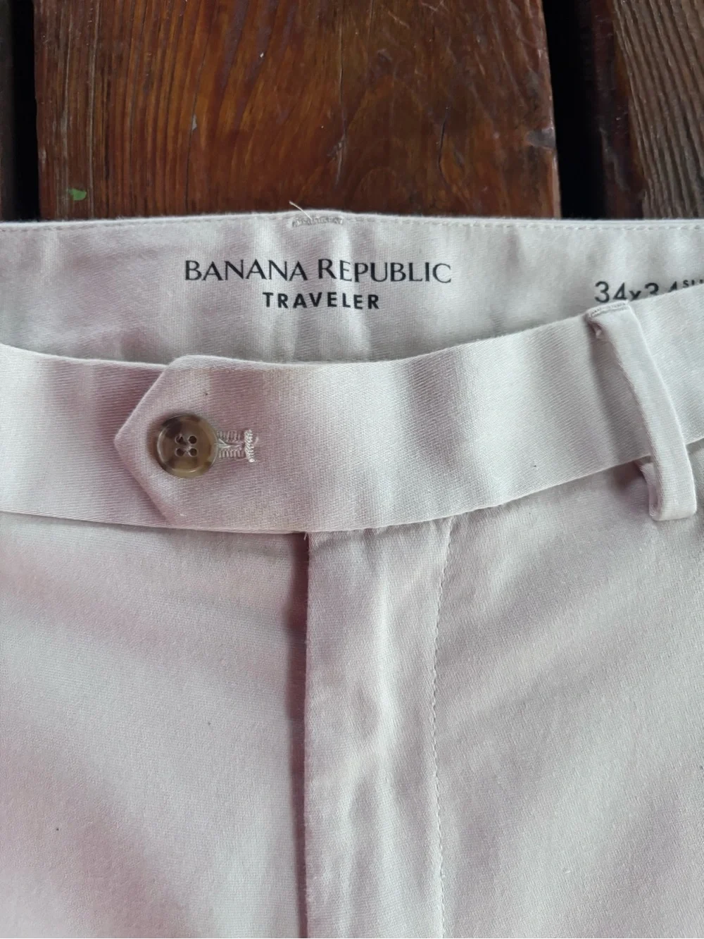 Mens Banana Republic Traveler Tan 34 x 34 Slim